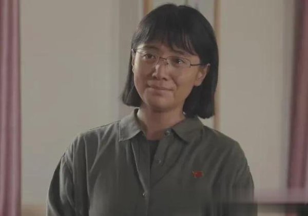 宋佳演绎张桂梅，塑造张桂梅本分形象备受赞美，展现确凿演员魔力